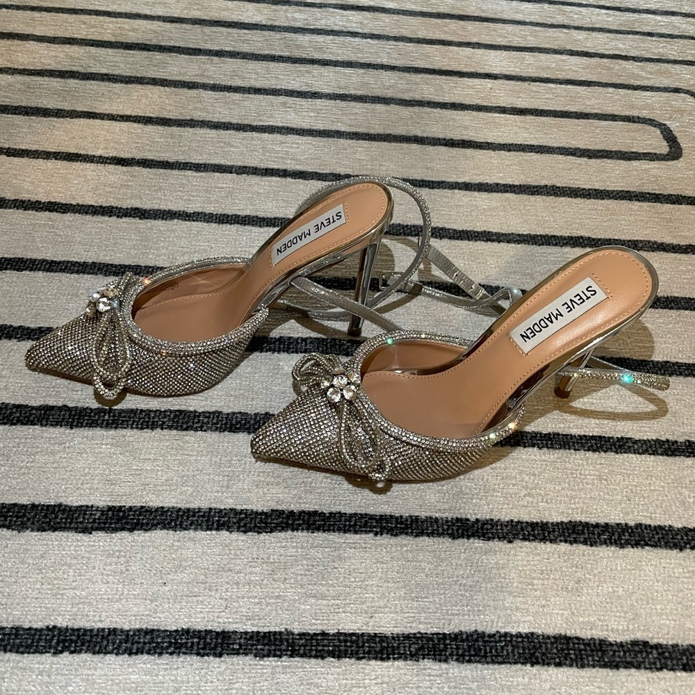Steve Madden 5.5 US VIABLE-R RHINESTONES strappy heels